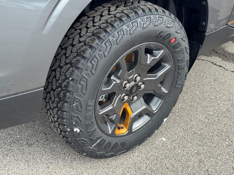 Ford Maverick Vehicle Image 05