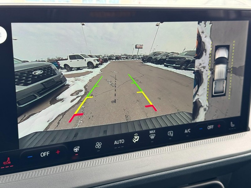 Ford Maverick Vehicle Image 18