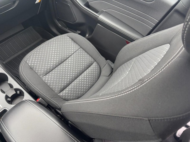 Ford Escape Vehicle Image 09