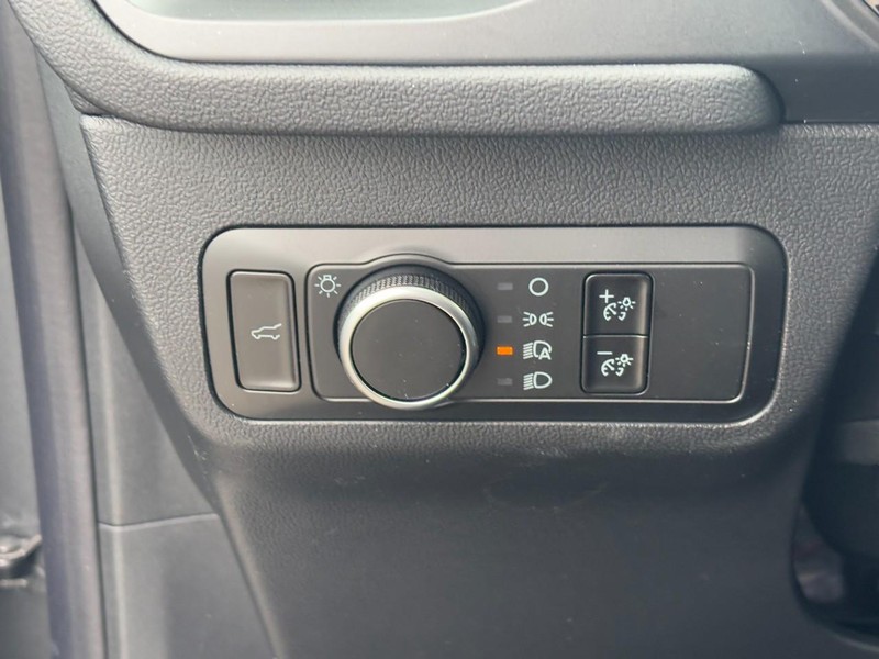 Ford Escape Vehicle Image 10