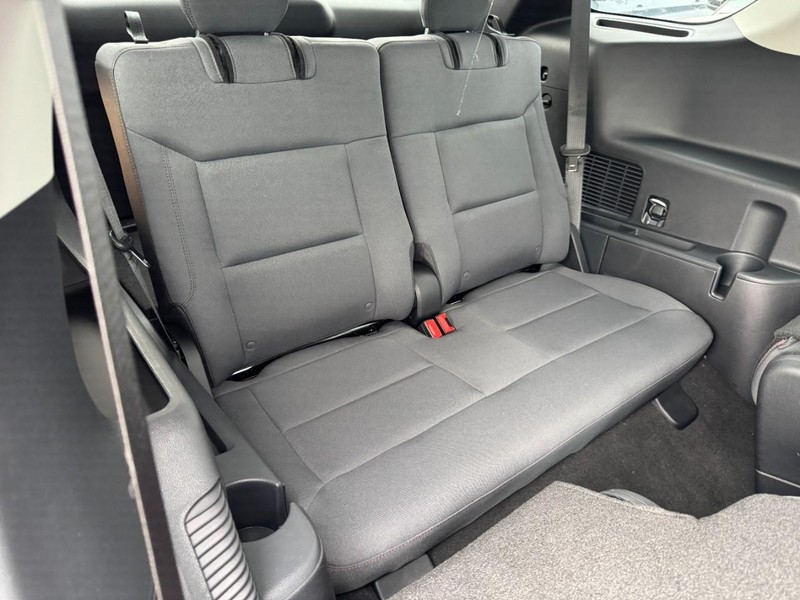 Ford Explorer Vehicle Image 06