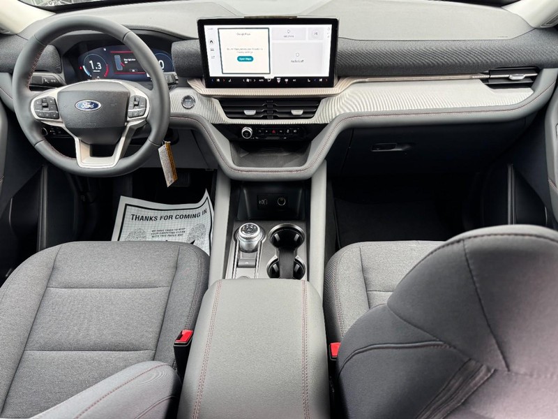 Ford Explorer Vehicle Image 07