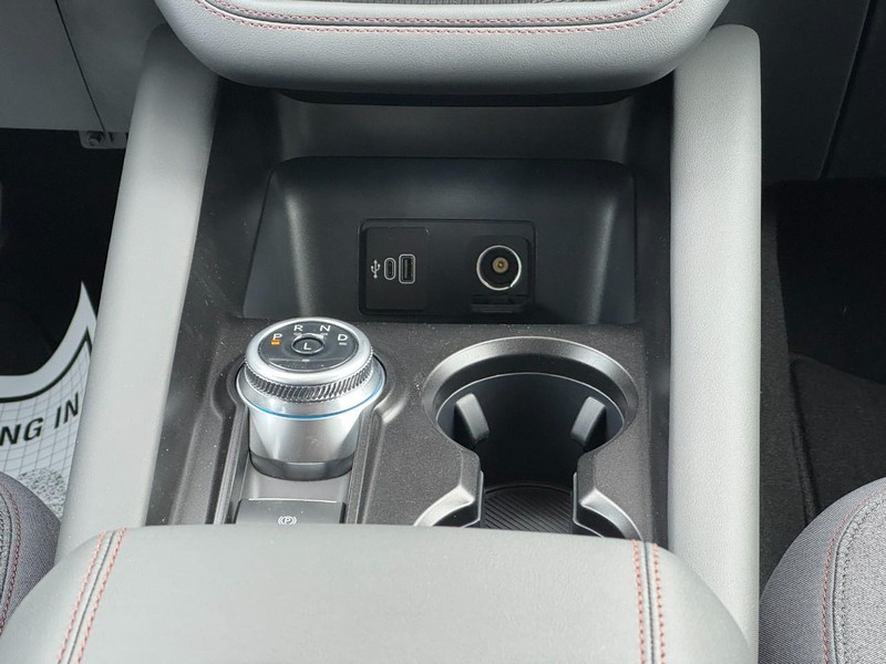 Ford Explorer Vehicle Image 10