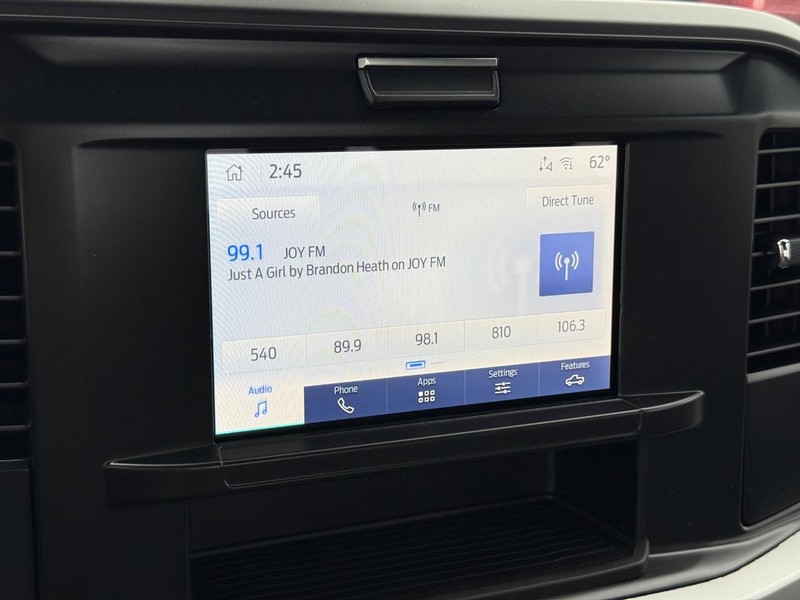 Ford Super Duty F-250 SRW Vehicle Full-screen Gallery Image 11