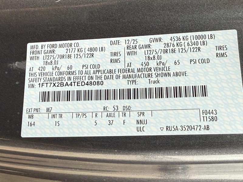 Ford Super Duty F-250 SRW Vehicle Full-screen Gallery Image 21