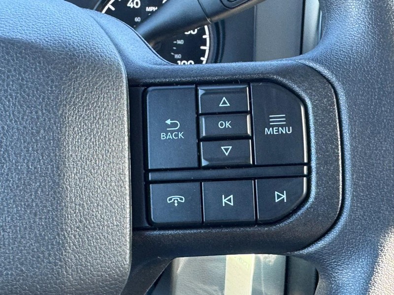 Ford Super Duty F-350 SRW Vehicle Full-screen Gallery Image 13