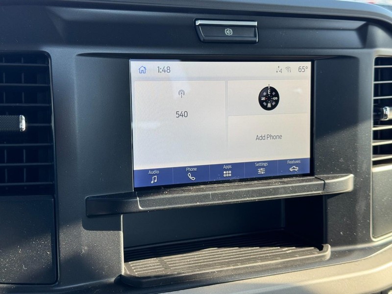 Ford Super Duty F-350 SRW Vehicle Full-screen Gallery Image 14