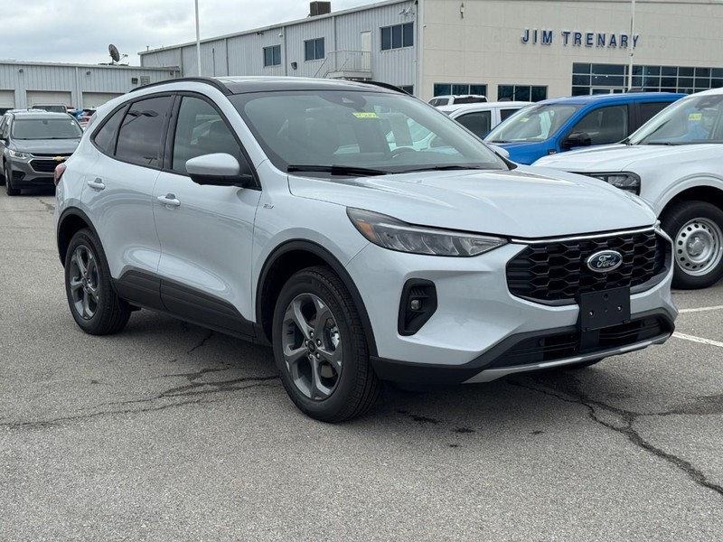 Ford Escape Vehicle Full-screen Gallery Image 2