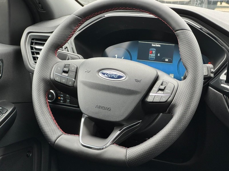 Ford Escape Vehicle Full-screen Gallery Image 7