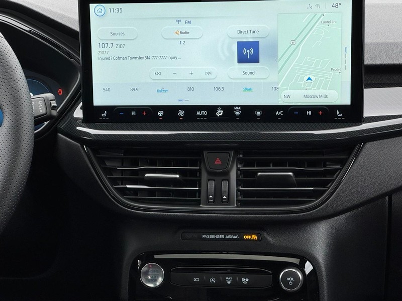 Ford Escape Vehicle Full-screen Gallery Image 8