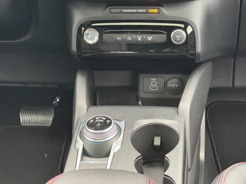 Ford Escape Vehicle Full-screen Gallery Image 9