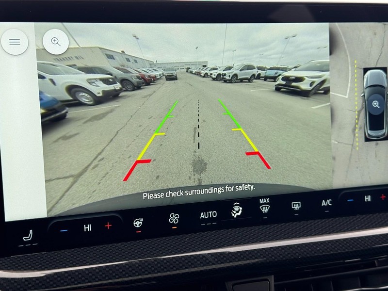 Ford Escape Vehicle Full-screen Gallery Image 16