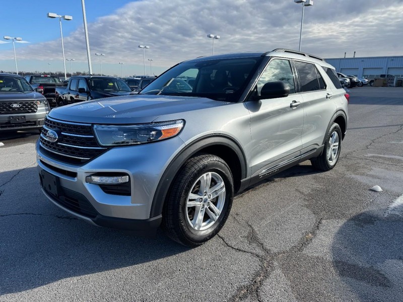 Ford Explorer Vehicle Full-screen Gallery Image 8