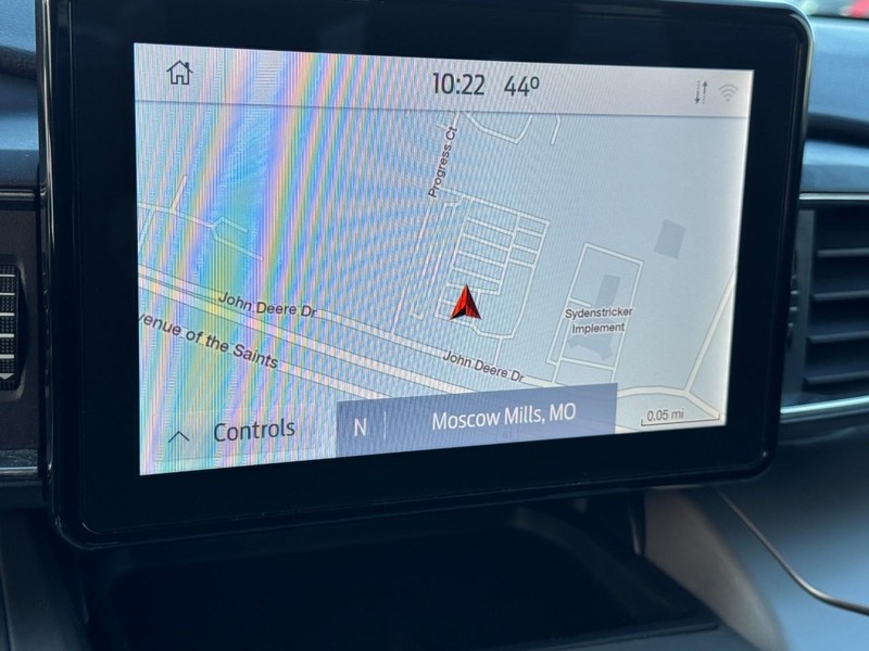 Ford Explorer Vehicle Full-screen Gallery Image 22