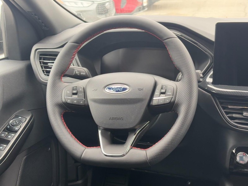 Ford Escape Vehicle Full-screen Gallery Image 7
