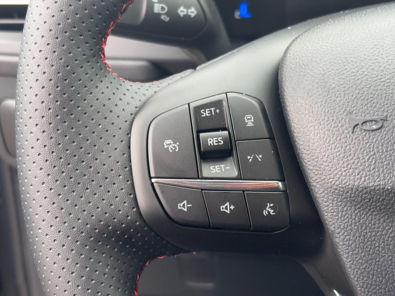 Ford Escape Vehicle Full-screen Gallery Image 11