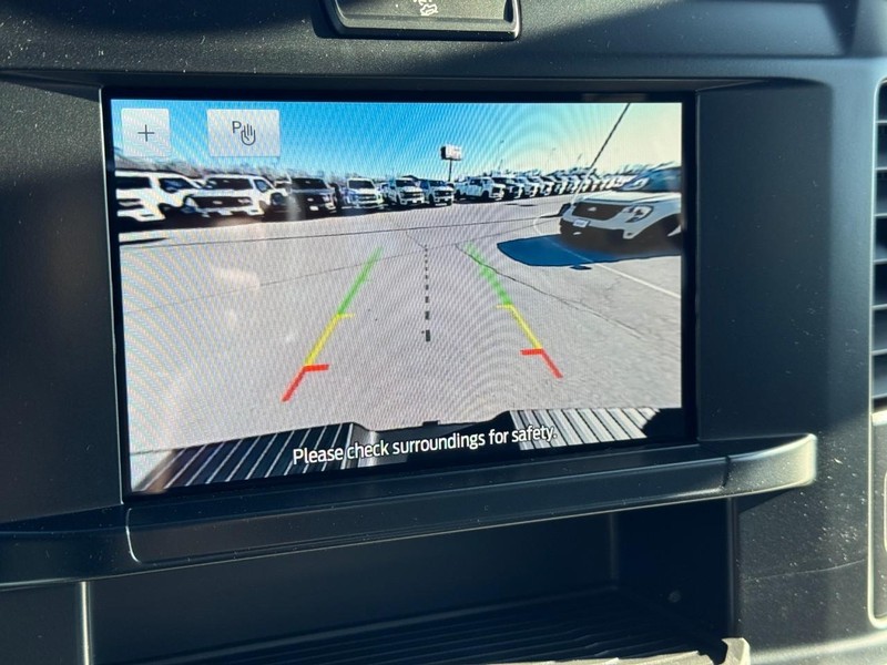 Ford Super Duty F-350 SRW Vehicle Full-screen Gallery Image 18