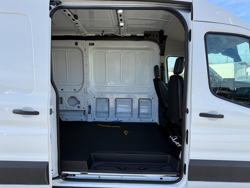 Ford Transit Cargo Van Vehicle Image 06