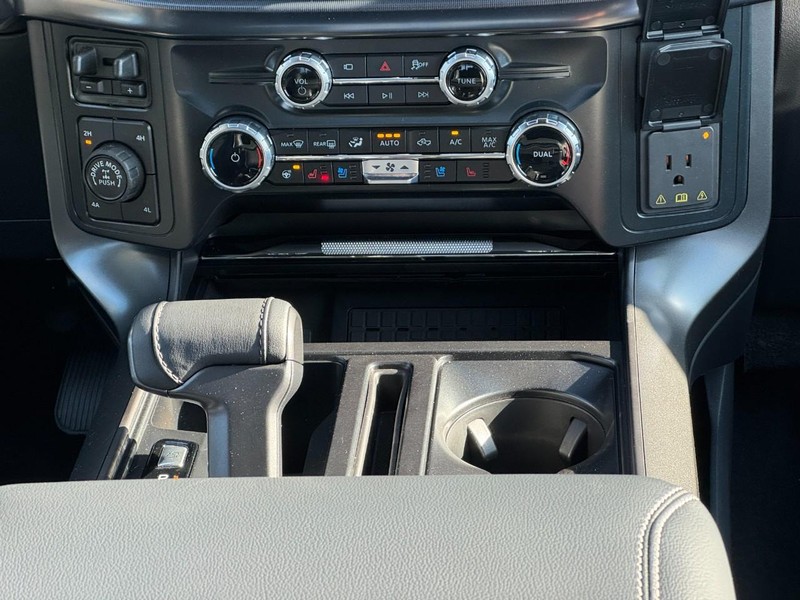 Ford F-150 Vehicle Image 10