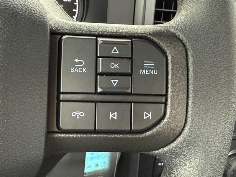 Ford Super Duty F-250 SRW Vehicle Full-screen Gallery Image 10