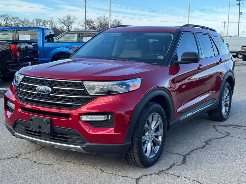 Ford Explorer Vehicle Full-screen Gallery Image 8