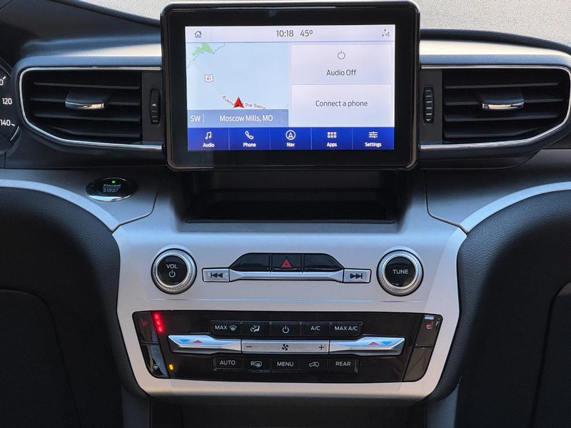 Ford Explorer Vehicle Full-screen Gallery Image 14