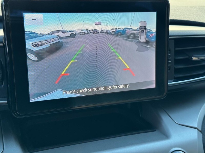 Ford Explorer Vehicle Full-screen Gallery Image 22