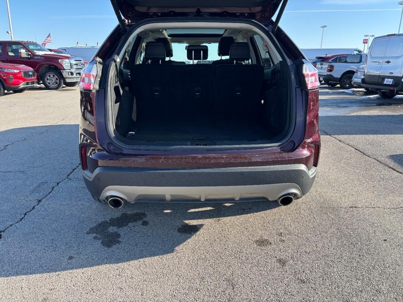 Ford Edge Vehicle Full-screen Gallery Image 4