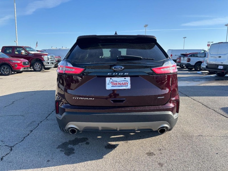 Ford Edge Vehicle Full-screen Gallery Image 5