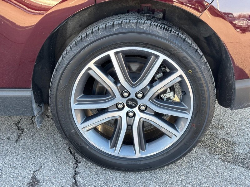 Ford Edge Vehicle Full-screen Gallery Image 7