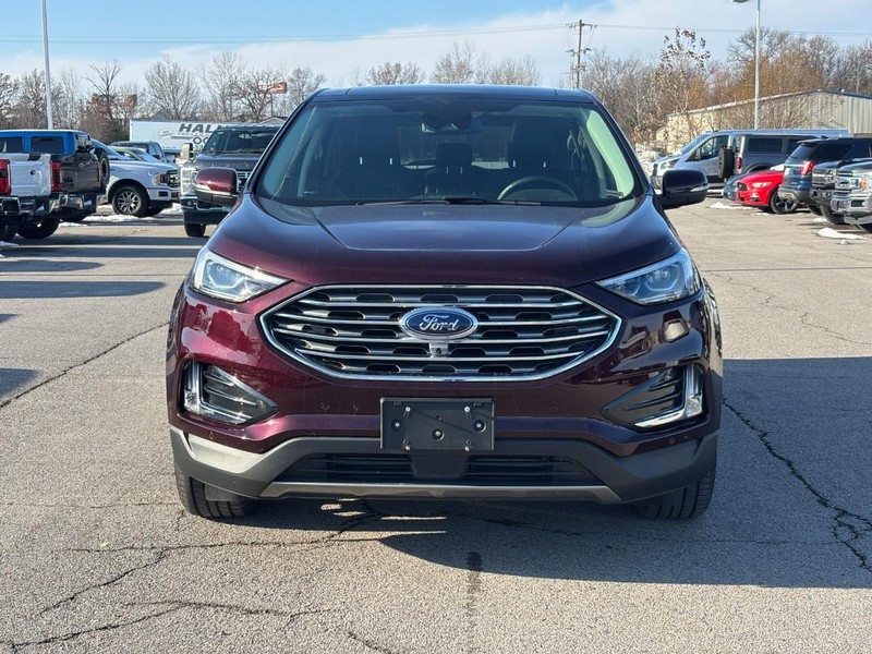 Ford Edge Vehicle Full-screen Gallery Image 9