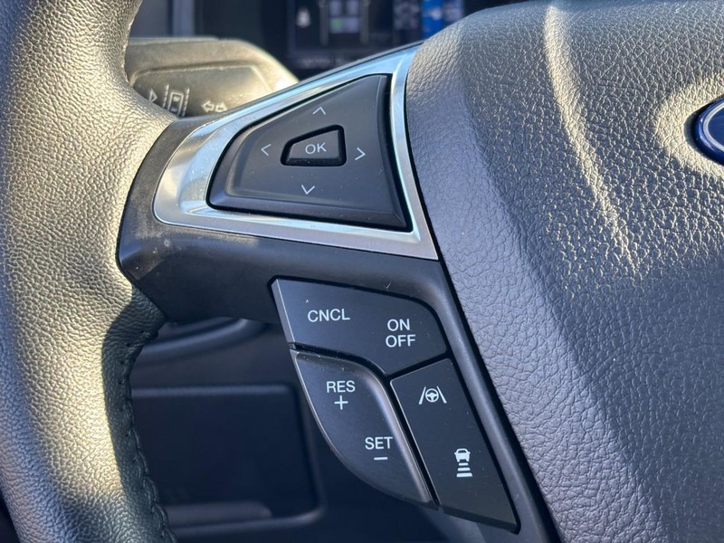 Ford Edge Vehicle Full-screen Gallery Image 17