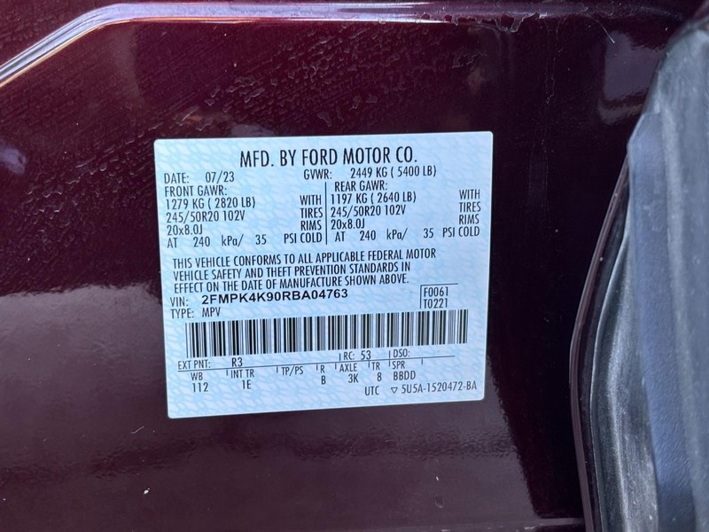 Ford Edge Vehicle Full-screen Gallery Image 28