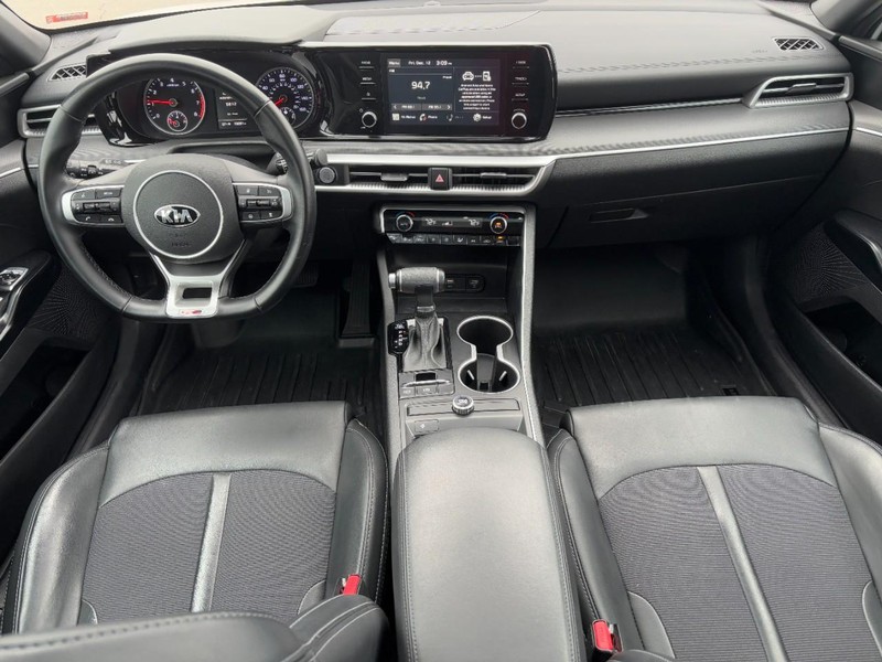 Kia K5 Vehicle Image 11