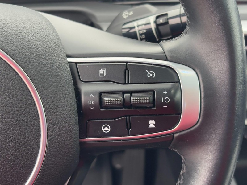 Kia K5 Vehicle Image 18