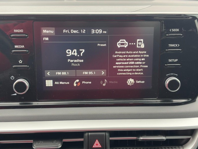 Kia K5 Vehicle Image 21