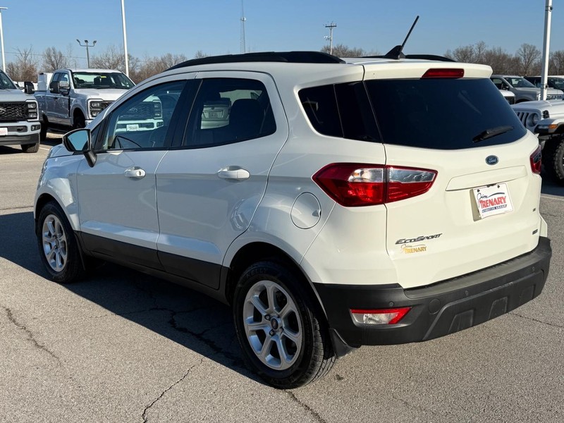 Ford EcoSport Vehicle Full-screen Gallery Image 06