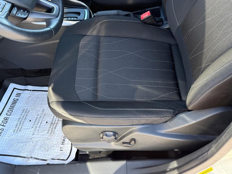 Ford EcoSport Vehicle Full-screen Gallery Image 16