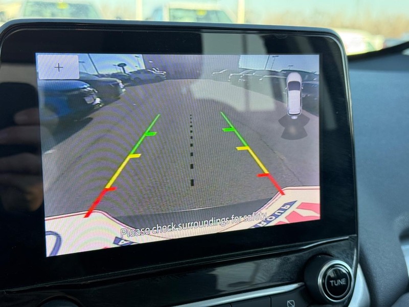 Ford EcoSport Vehicle Full-screen Gallery Image 21