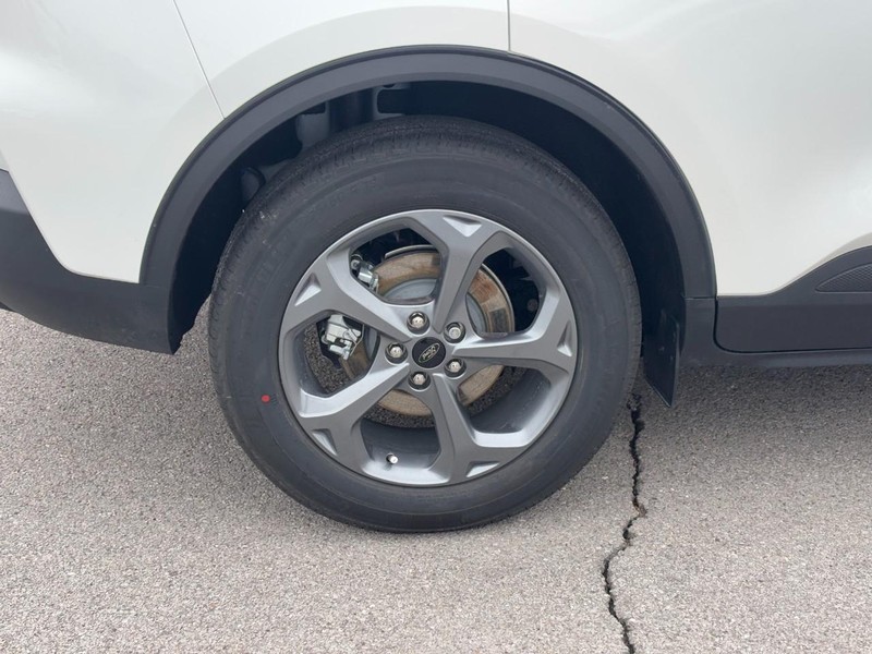 Ford Escape Vehicle Image 04