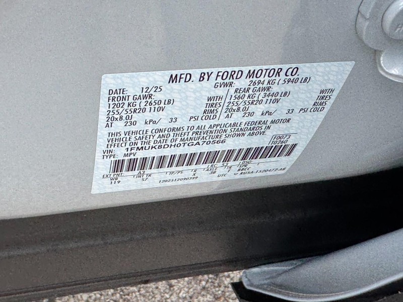 Ford Explorer Vehicle Image 19