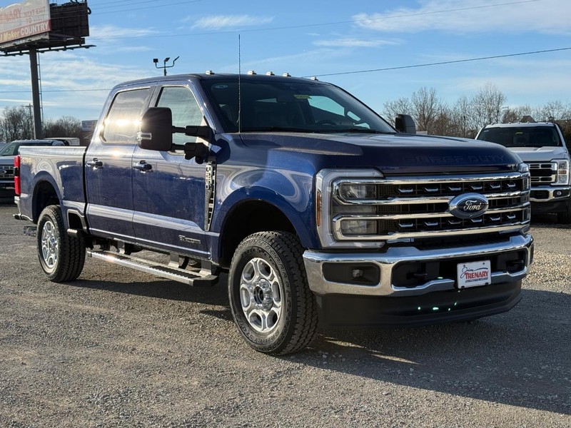 Ford Super Duty F-250 SRW Vehicle Image 02