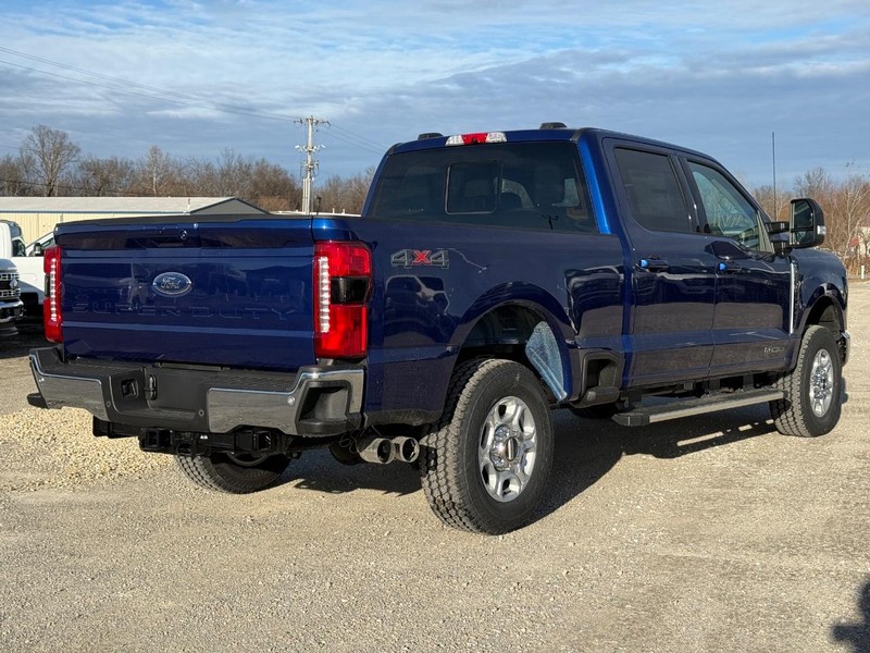 Ford Super Duty F-250 SRW Vehicle Image 04