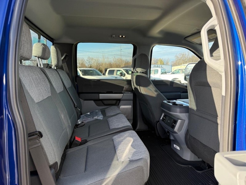 Ford Super Duty F-250 SRW Vehicle Image 06