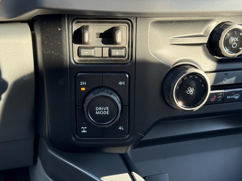 Ford Super Duty F-250 SRW Vehicle Image 14