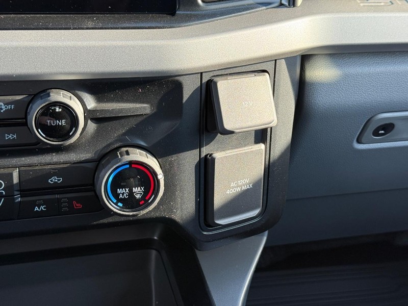 Ford Super Duty F-250 SRW Vehicle Image 16