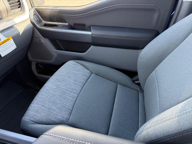 Ford Super Duty F-250 SRW Vehicle Image 17