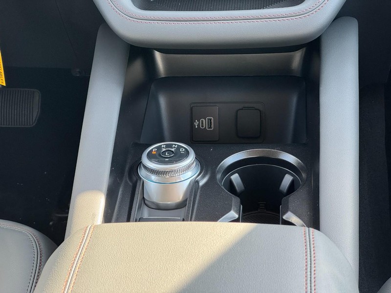 Ford Explorer Vehicle Image 10