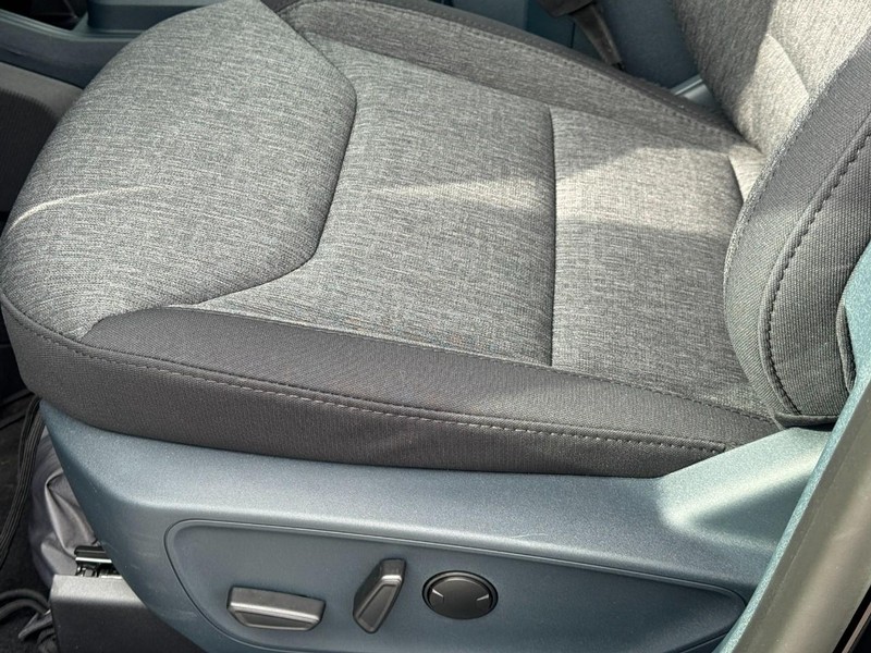 Ford Maverick Vehicle Image 12