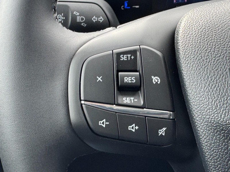 Ford Maverick Vehicle Image 14